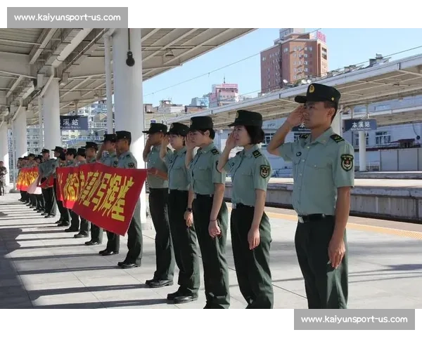 杨程晒与马斯切拉诺合影：昔日战友的足球情缘与执教征程的期许