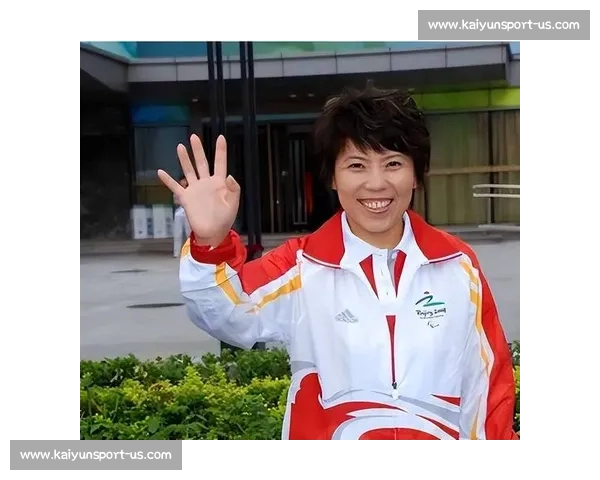 邓亚萍走进印刷学院附小：体育教会孩子 “输得起” 的人生哲学