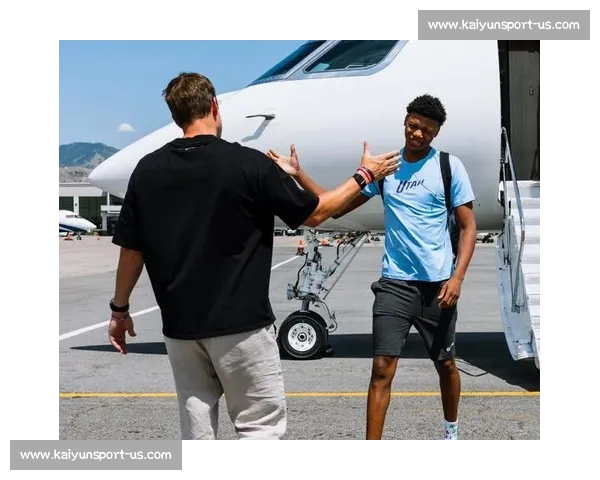 贝利空降盐湖城震撼亮相!主帅亲迎引爆期待 贝利空降盐湖城震撼亮相!主帅亲迎引爆期待